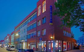 H24 Hoteltow